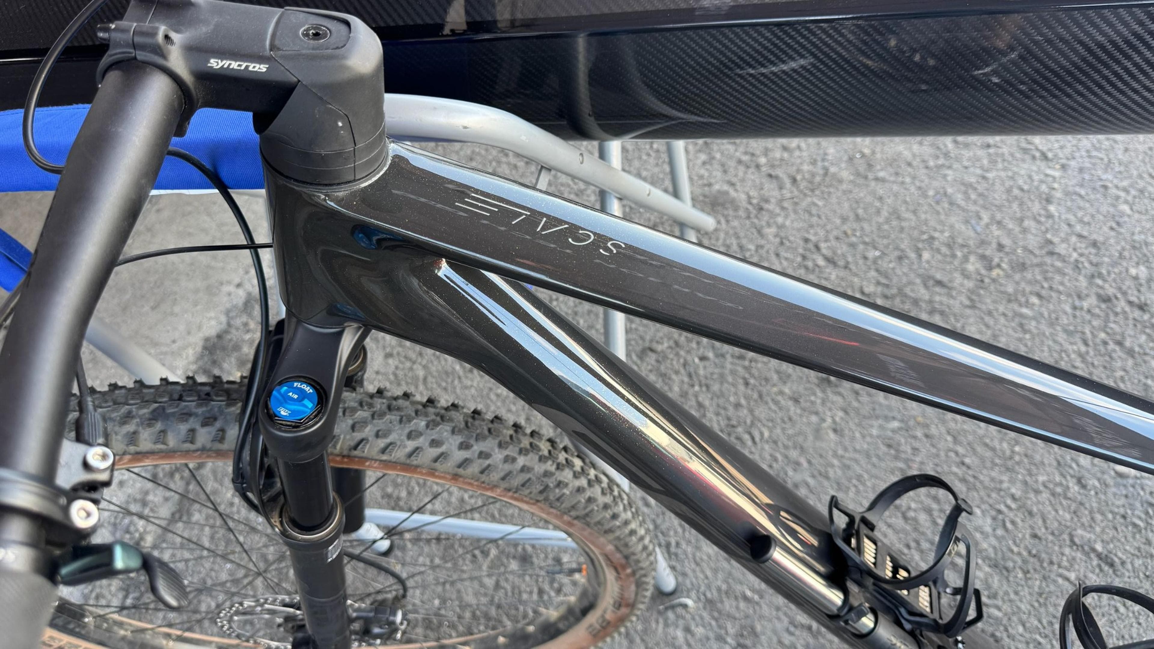 Repaired Scott Scale RC carbon fiber mountain bike frame near the head tube and top tube
